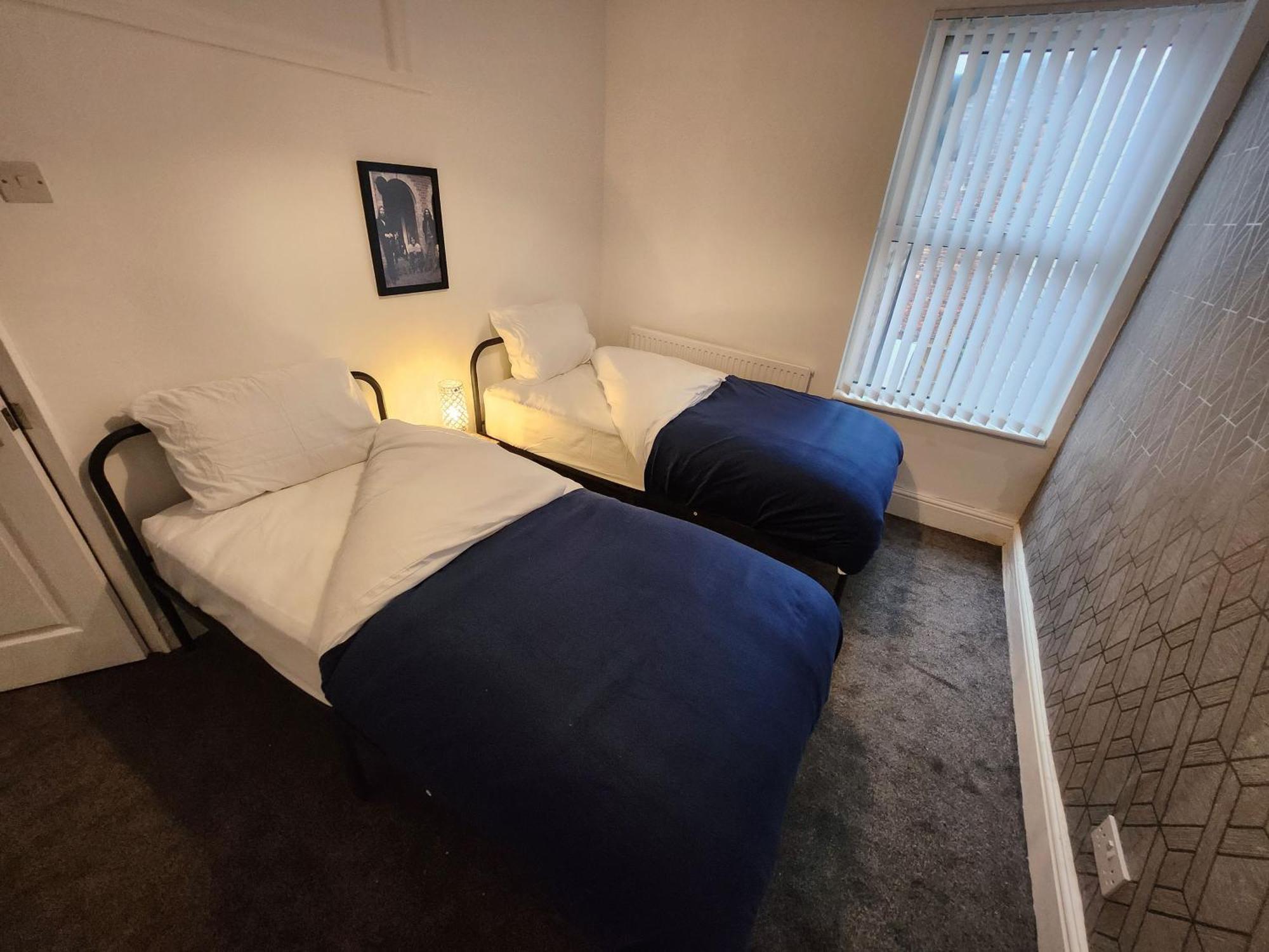 Goodison Accommodation Liverpool Bagian luar foto